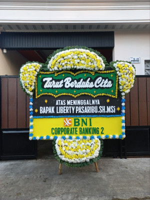 Papan Bunga Duka di Wegee Bino